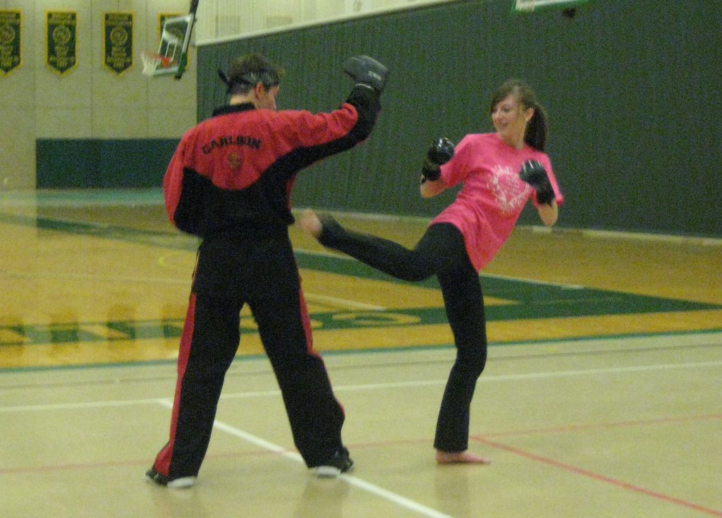 Instruction on Side Kick, the most powerful kick i
