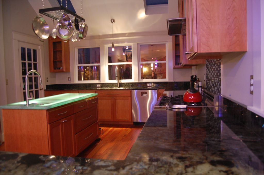 Glass2 Island  with Blue Flower granite