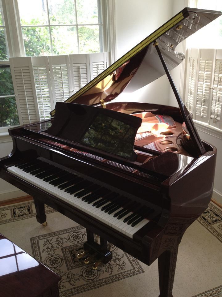 Marc's Piano Studio, Piano