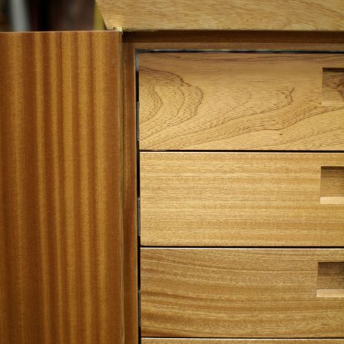 Detail shot of Recessed drawer handles in Harmonso