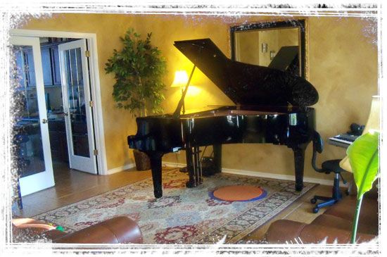 6 Ft. Grand Piano for advanced performance instruc