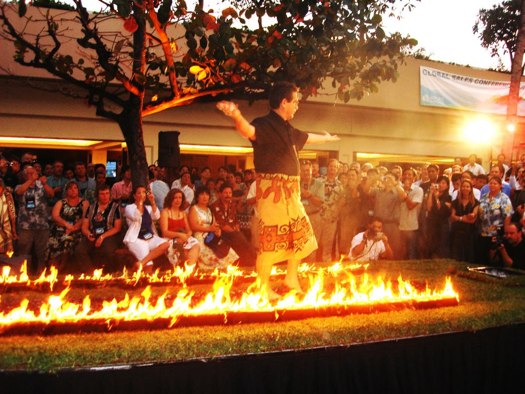 Firewalk demonstration before 400 people on the bi