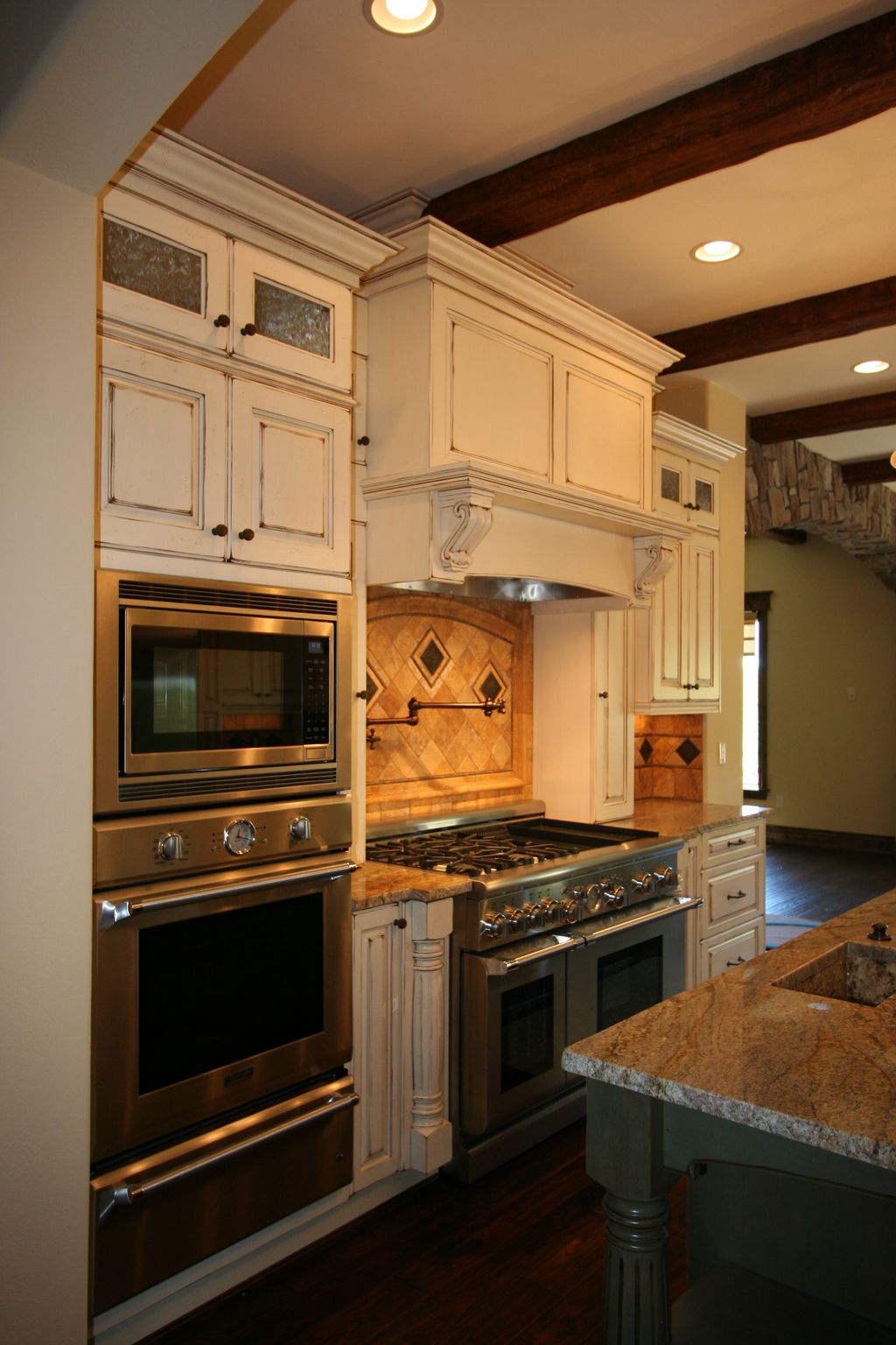 Custom Kitchen Cabinets