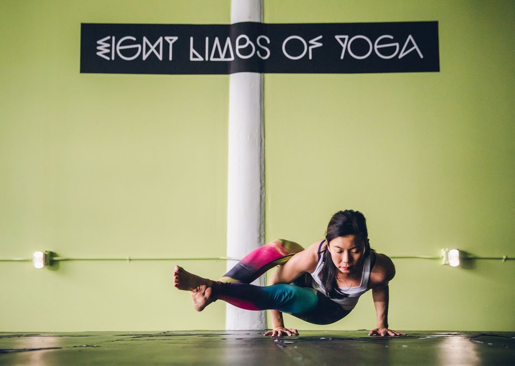 Eight-angled pose (Astavakrasana) 