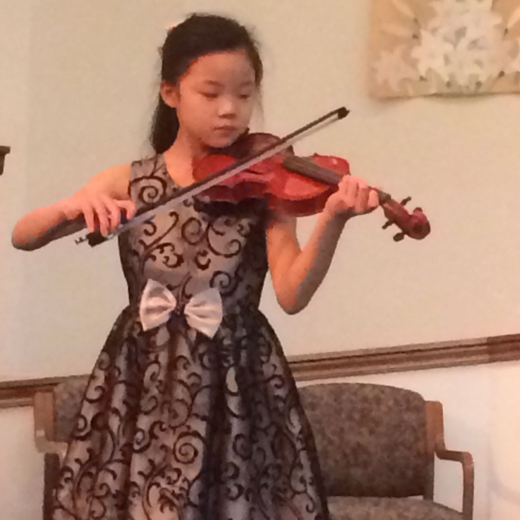 Violin Student Performing at the 2018 Spring Recit