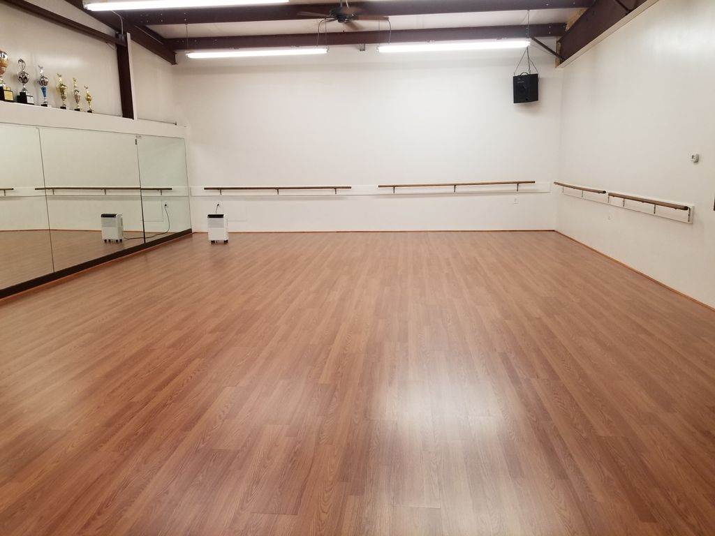 R & I Dance Studio 