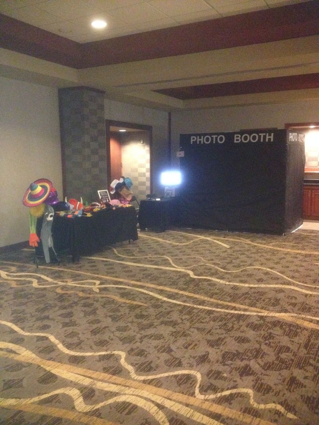 8x8 Enclosed Booth