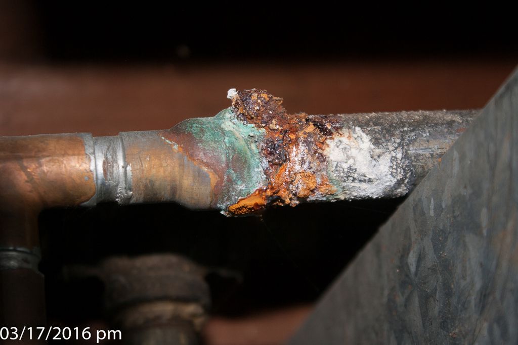 Copper to Galvanized Pipe Connection Is Corroding