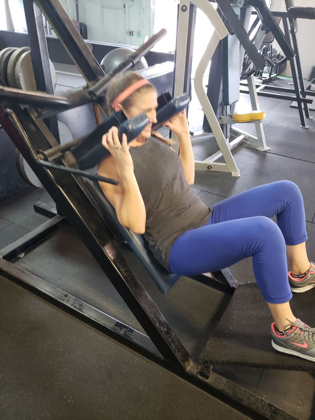 My client Kanaan working on the hack squat machine