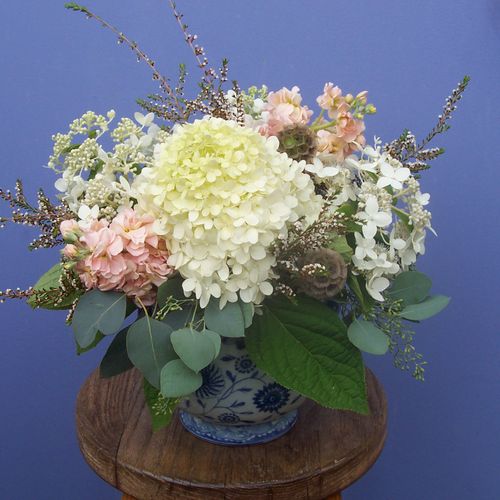 This lovely combination of lime-light hydrangea, h