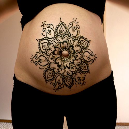 Henna belly