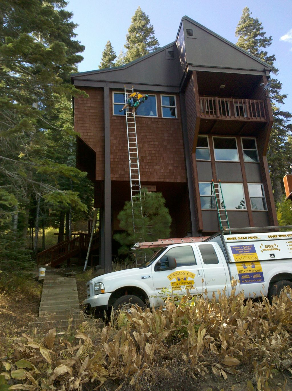Hello... 40 feet up... That's fun!!!