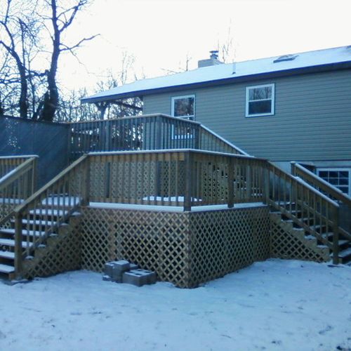 We build and redesign decks.