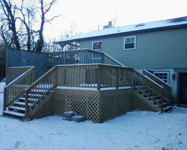 We build and redesign decks.