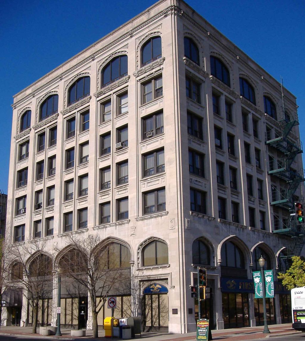 58 N. Chicago Street Building