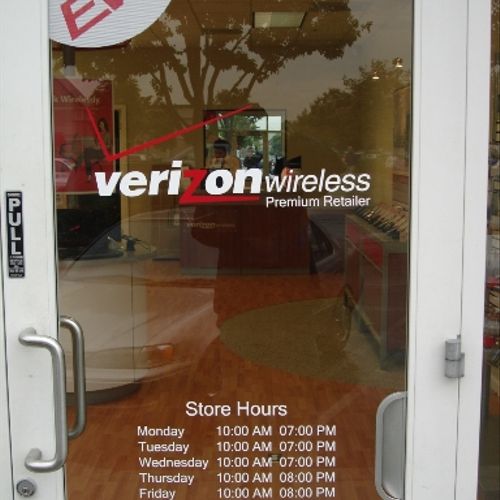 Verizon Wireless Storefront graphics and Interior 