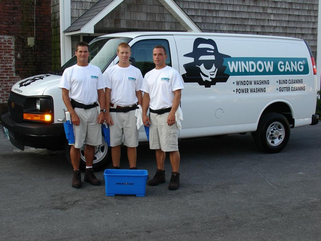 WINDOW GANG
 SERVICE BEYOND EXPECTATIONS