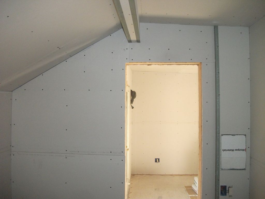 Flawless mutiple angle drywall.