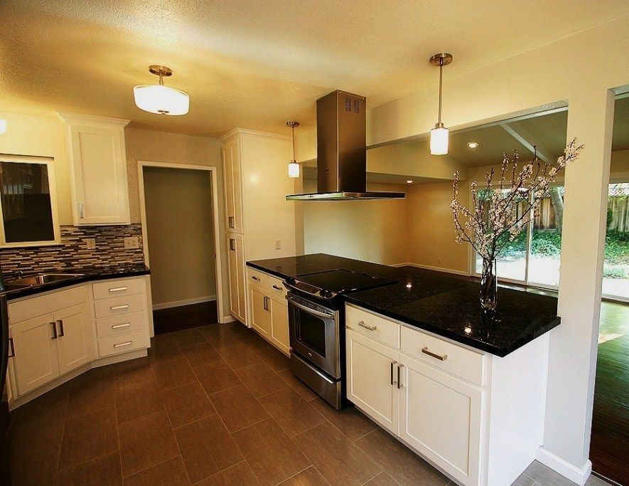 A simple yet elegant white painted shaker style ca