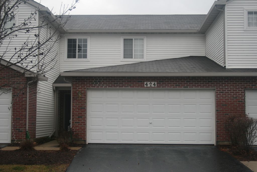 Rental Townhome on Landmark in Yorkville - $1225 a