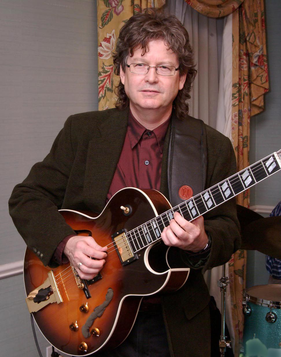 Bruce Helgeson - Guitarist