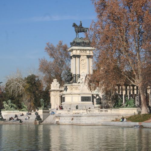 A picture of El Parque del Buen Retiro in Madrid, 