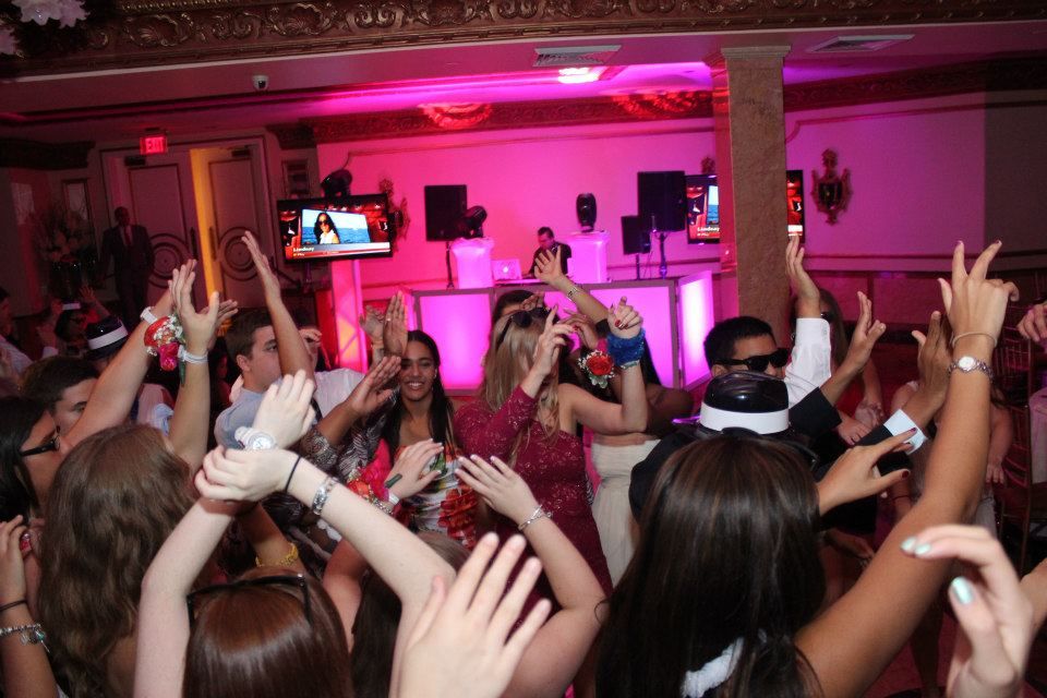 We keep Everyone on the Dance Floor!