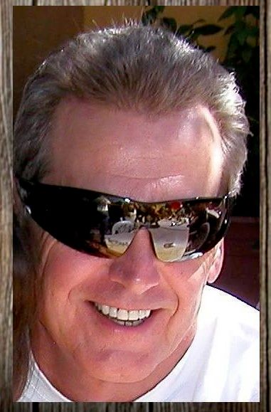 A happy business consultant on a sunny day in Tucs