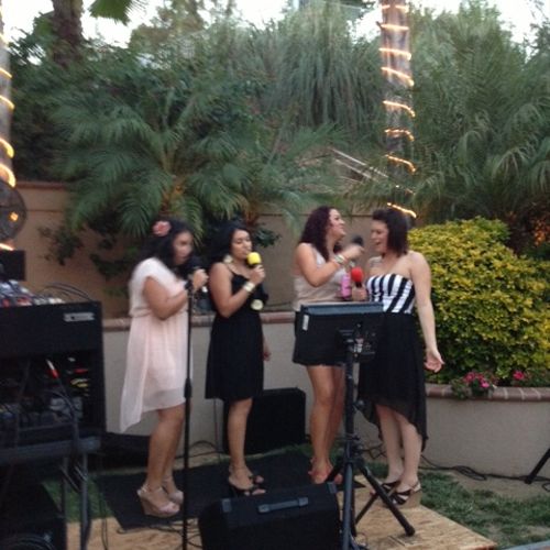 Summer Party Girls Singing