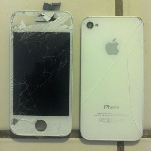 IPHONE 4S SMASHED SCREEN + BACK PANEL.