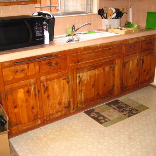 Kitchen Cabinets - Before 01