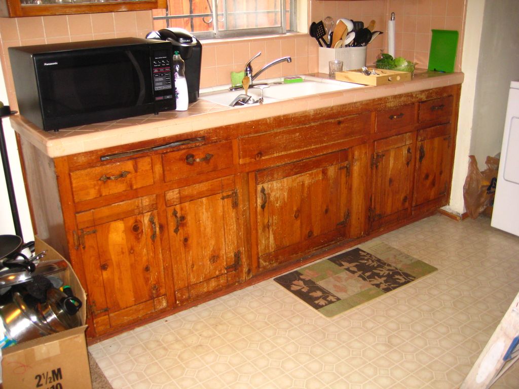 Kitchen Cabinets - Before 01