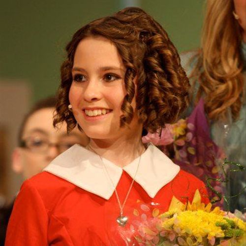 A school production of Annie.