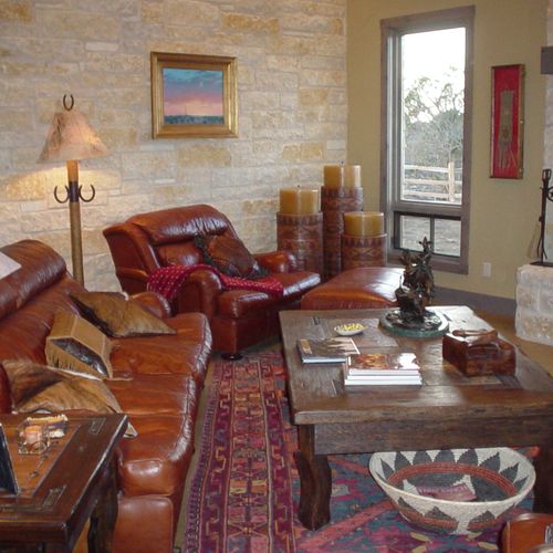 Private Ranch- Living Room
