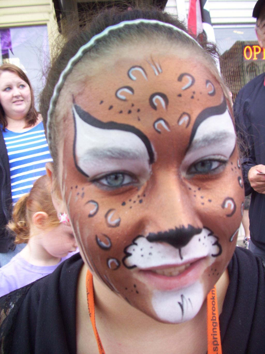 lots of fast faces and many more detailed ones for