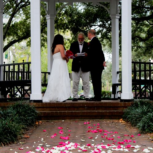 Wedding under gazeebo in one of Savannah's squares