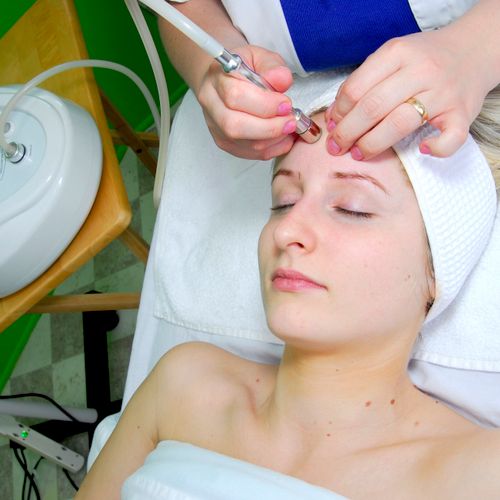 Performing a Microdermabrasion Treatment