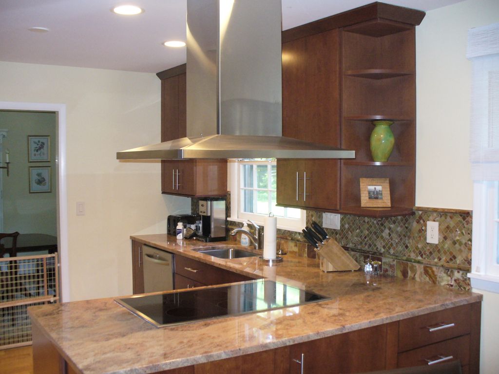 Potomac, MD
Kraftmaid Valencia Cabinetry
view 1 af