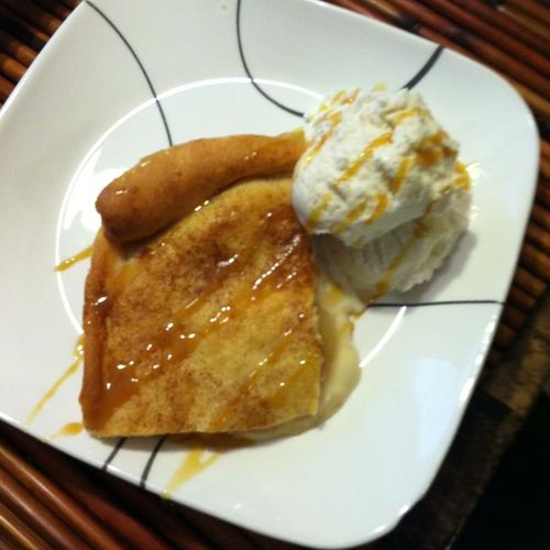Caramel Apple Pie Sopapilla Cheesecake with vanili