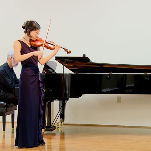 Julia Gao violin performance.