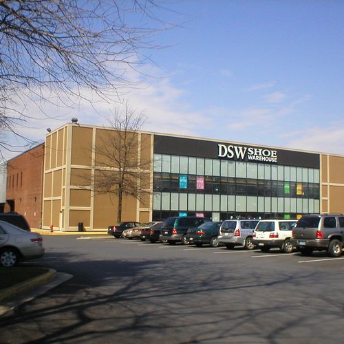 DSW Shoes - Bethesda, MD
One of over 12 stores com