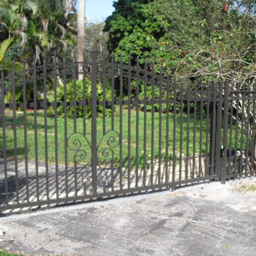 Aluminum Picket Fence & Gates