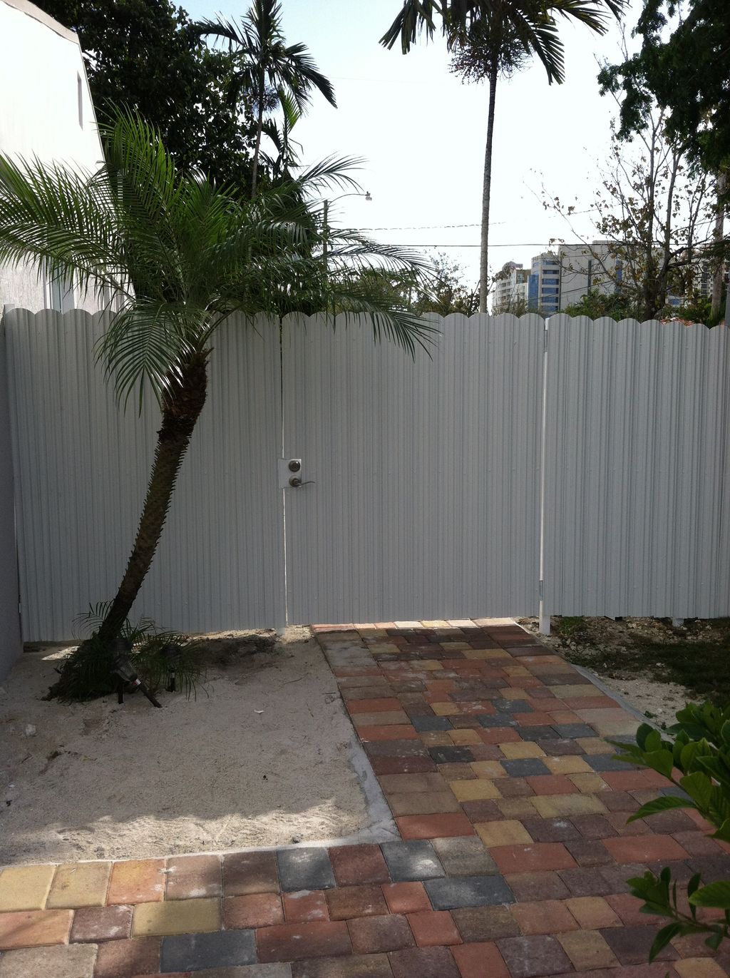 Dura / Metal Board Fence & Gates