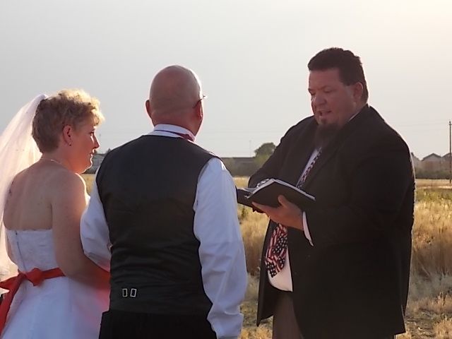 Outdoor Wedding Officiant