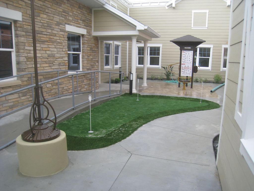 Custom Putting Greens