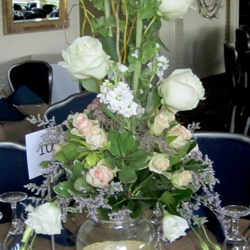 Custom centerpieces for any size wedding reception