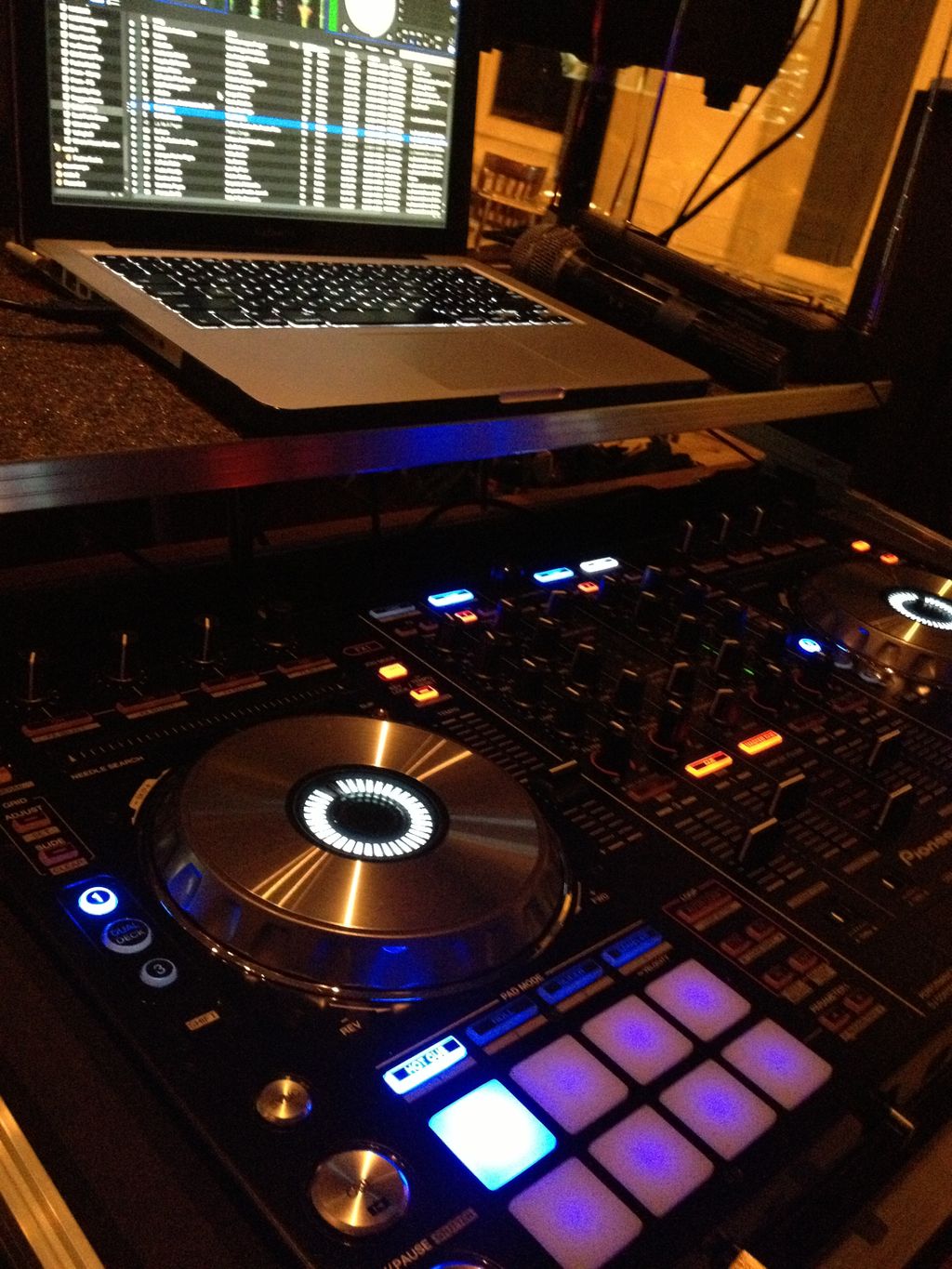 Compact setup.