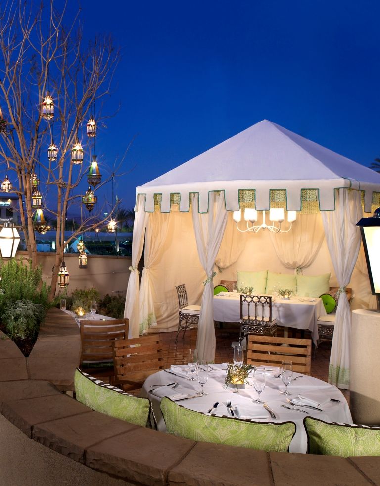 Vintner Grill dining cabana (1 of 2)