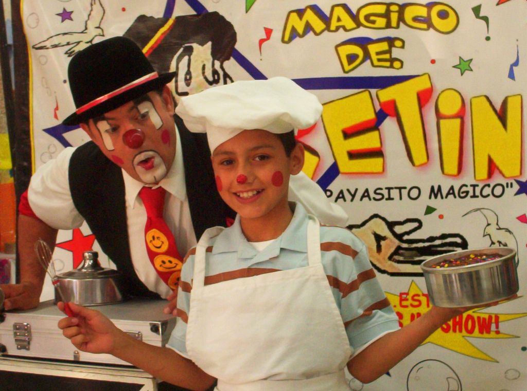 Bake a magical cake for your guests!!