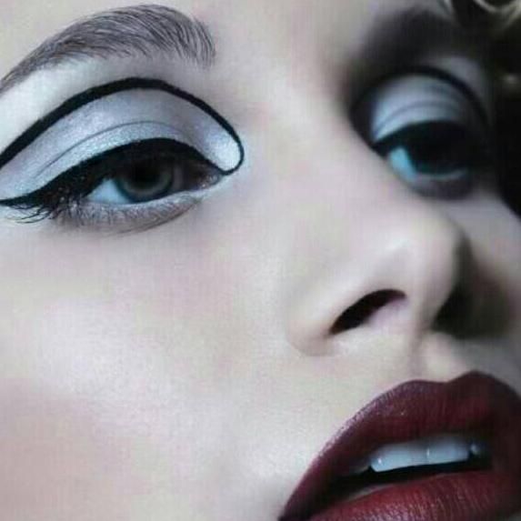 Airbrush Makeup by Sacha